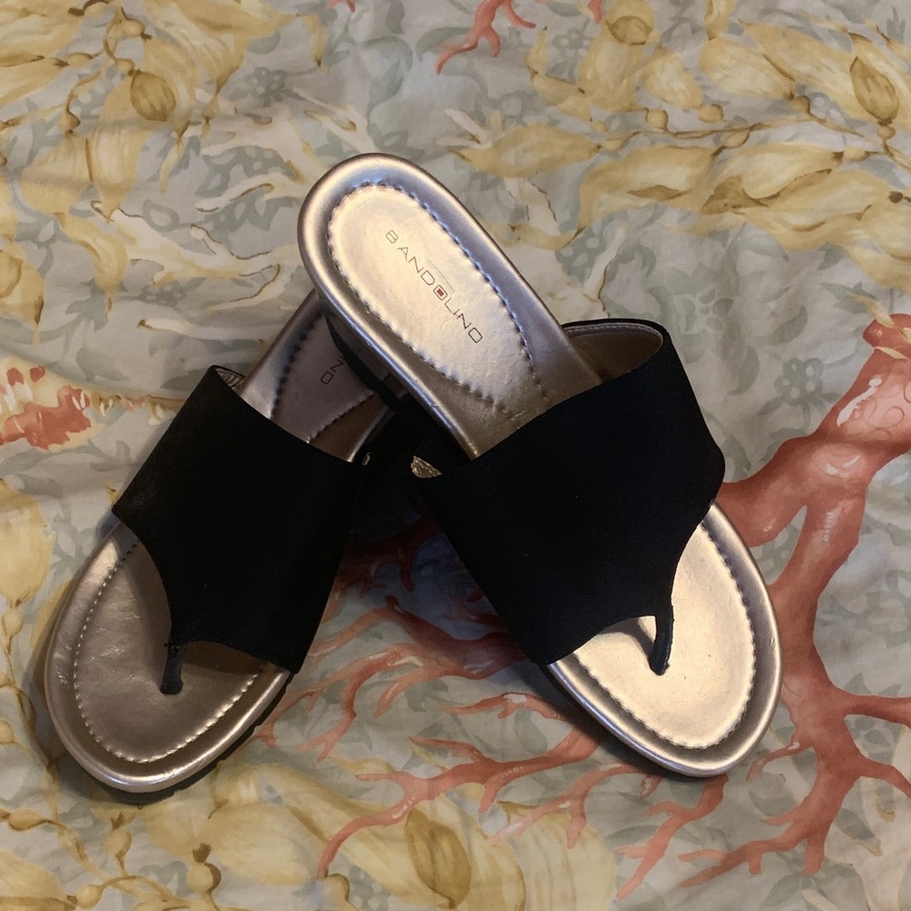 Bandolino Black and Gold Women's Sandals